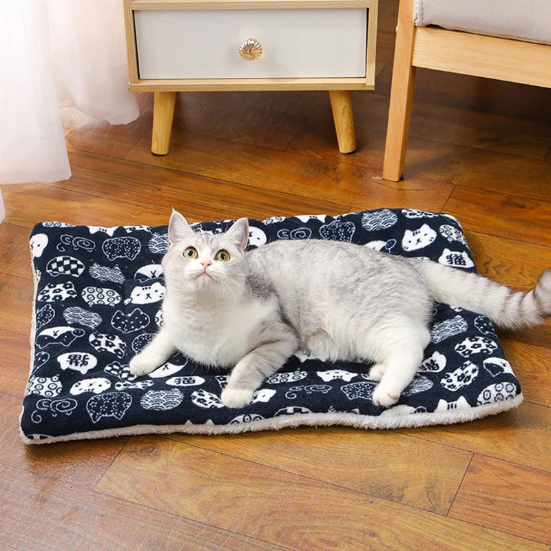 Ultra-Soft Flannel Pet Sleeping Mat – Cozy, Breathable & Warm for Cats and Small Dogs